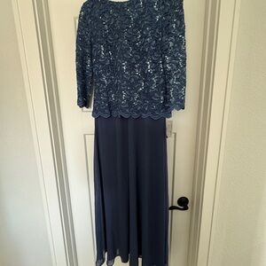 Alex Evenings Women's Lace Gown Size 12. NWT. Mother of the Bride or Groom.